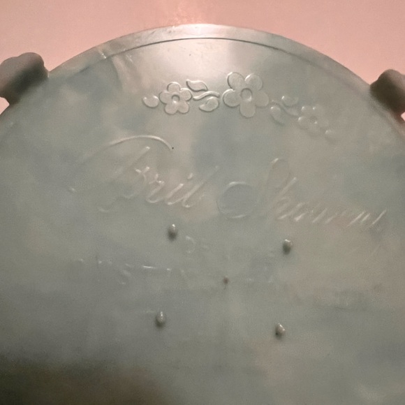 Vintage April Shower De Luxe Dusting Powder Container Only NO POWDER OR PUFF. - Picture 10 of 11